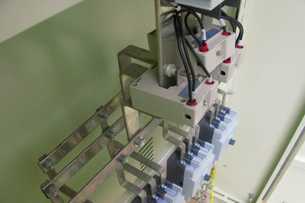 颍东配电柜-应急照明配电柜使用对工作人员的具